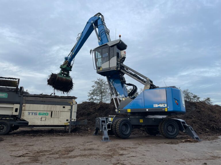 Nieuwe Fuchs MHL340F voor Van Reel Groep