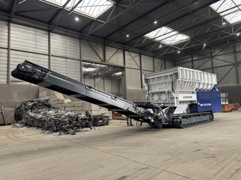 Lindner Urraco EVO 85 DT voor Windmill Metal Company
