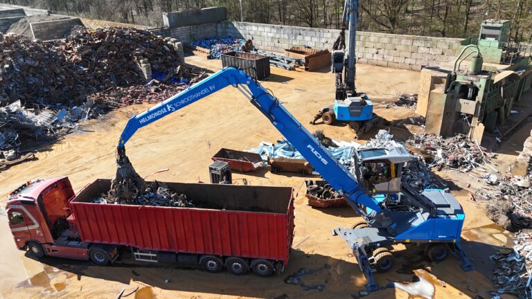 Nieuwe Fuchs MHL350G met 18,5 meter bereik voor de Helmondse Schroothandel