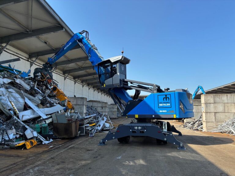 Helmond Metalen uit Culemborg neemt nieuwe Fuchs MHL340G in bedrijf