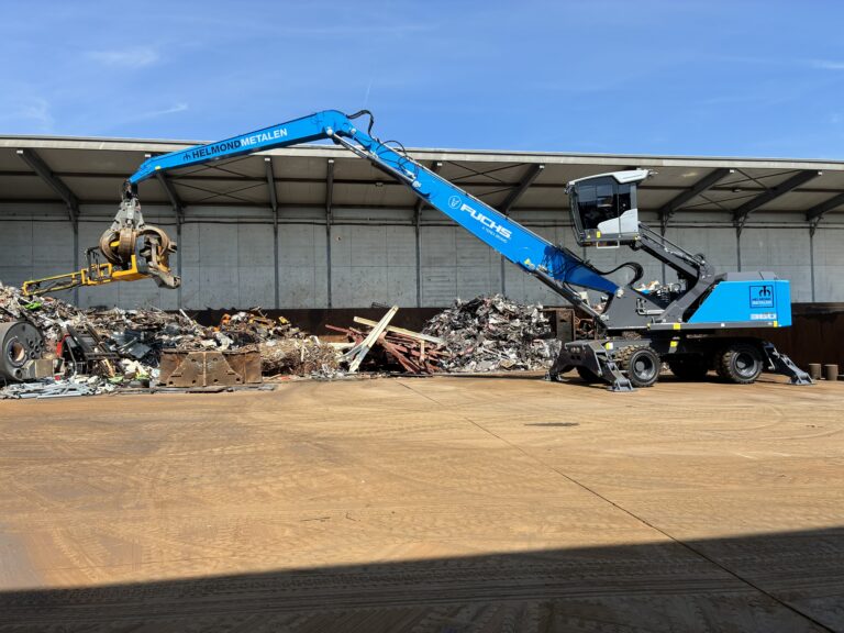 Nieuwe Fuchs MHL360F voor Helmond Metalen