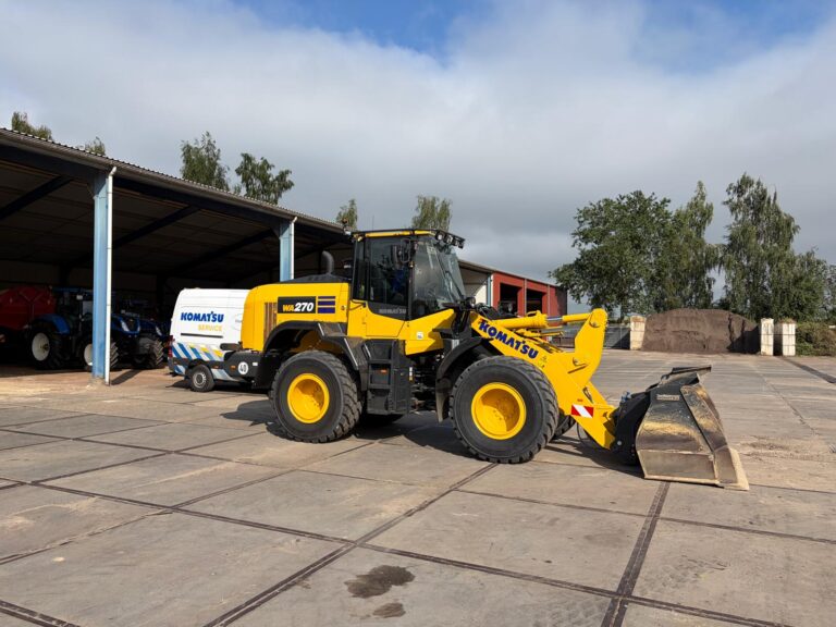 Komatsu WA270-8 geleverd aan Hulter in Anerveen.