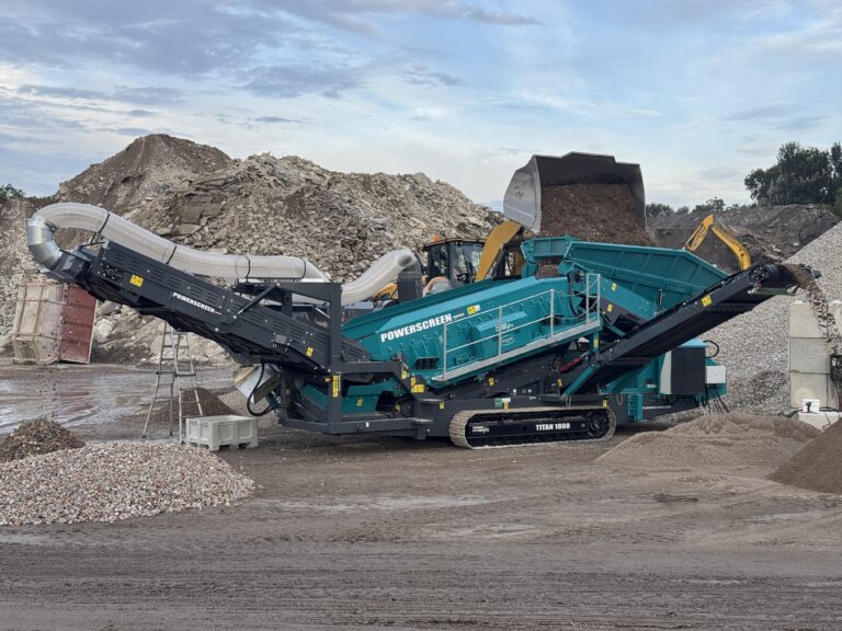Nieuwe zeer complete elektrisch aangedreven Powerscreen Titan 1800 geleverd bij Dura Vermeer
