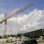 Van der Spek levert opnieuw gebruikte Liebherr torenkraan aan betonwarenfabriek in Duitsland